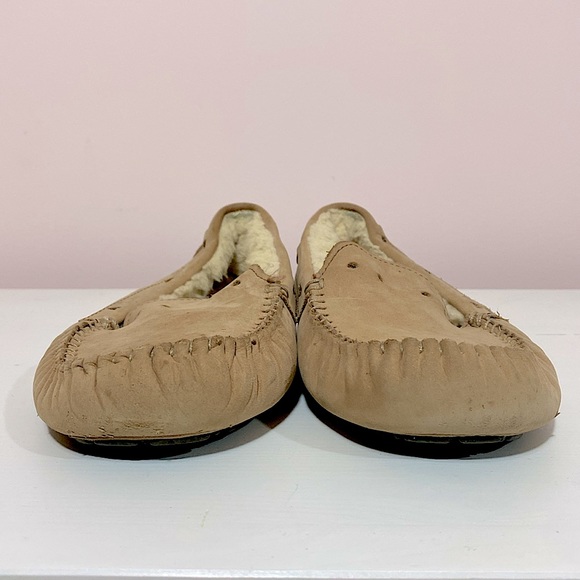 UGG slippers 8 - Picture 2 of 7